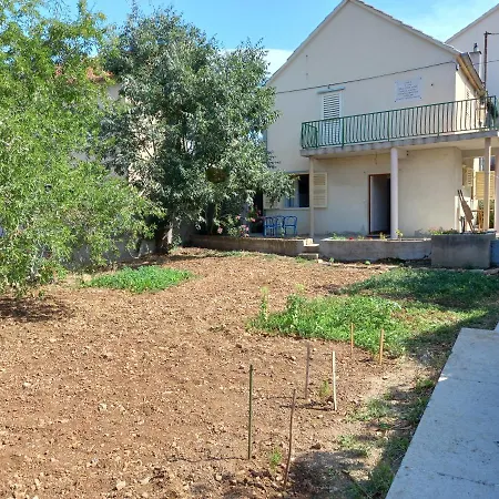 Kuca Za Odmor Ljubica 度假居 希贝尼克